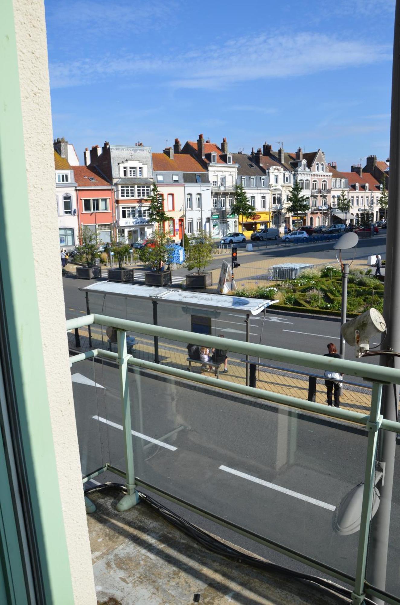 Le Gambetta Theatre De Calais Exterior foto